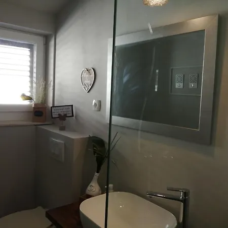 Tamara St - Two Bedroom With Balcony A2