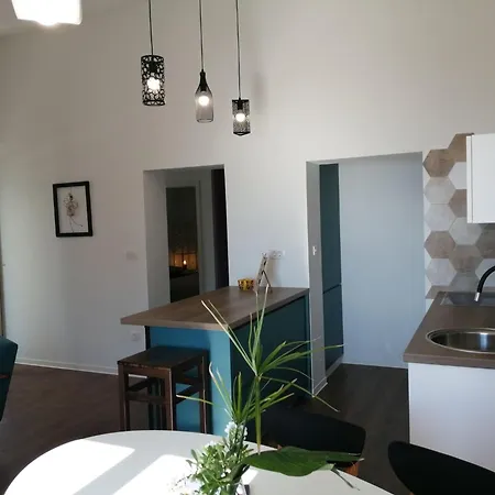 Διαμέρισμα Tamara St - Two Bedroom With Balcony A2