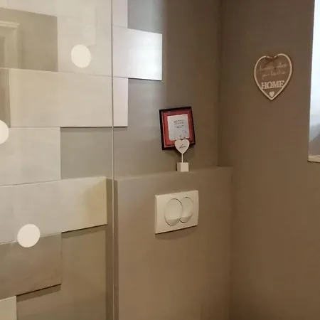 Διαμέρισμα Tamara St - Two Bedroom With Balcony A2 *