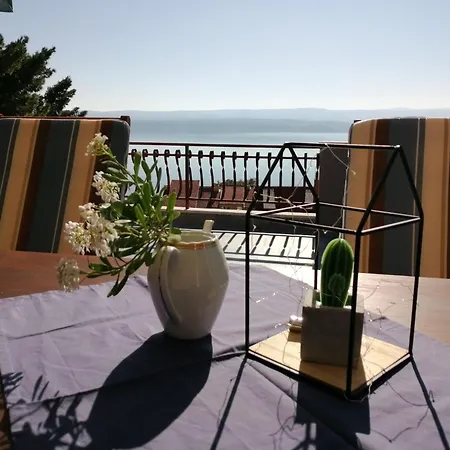 Tamara St - Two Bedroom With Balcony A2